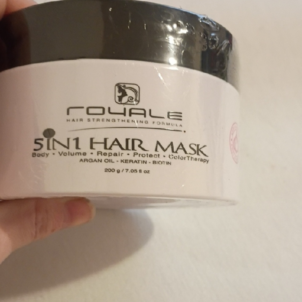 Black and White 5-in-1 Hair Mask
